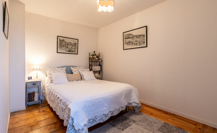 Maison avec commerces à pied 4