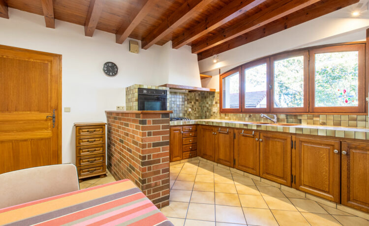Maison familiale dans un écrin de verdure 4