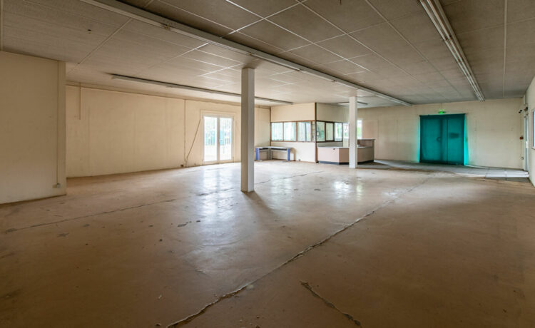 Local commercial + entrepôt 4