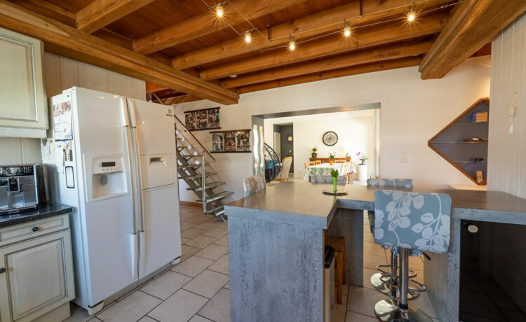 Maison familiale avec piscine, à deux pas des écoles 3